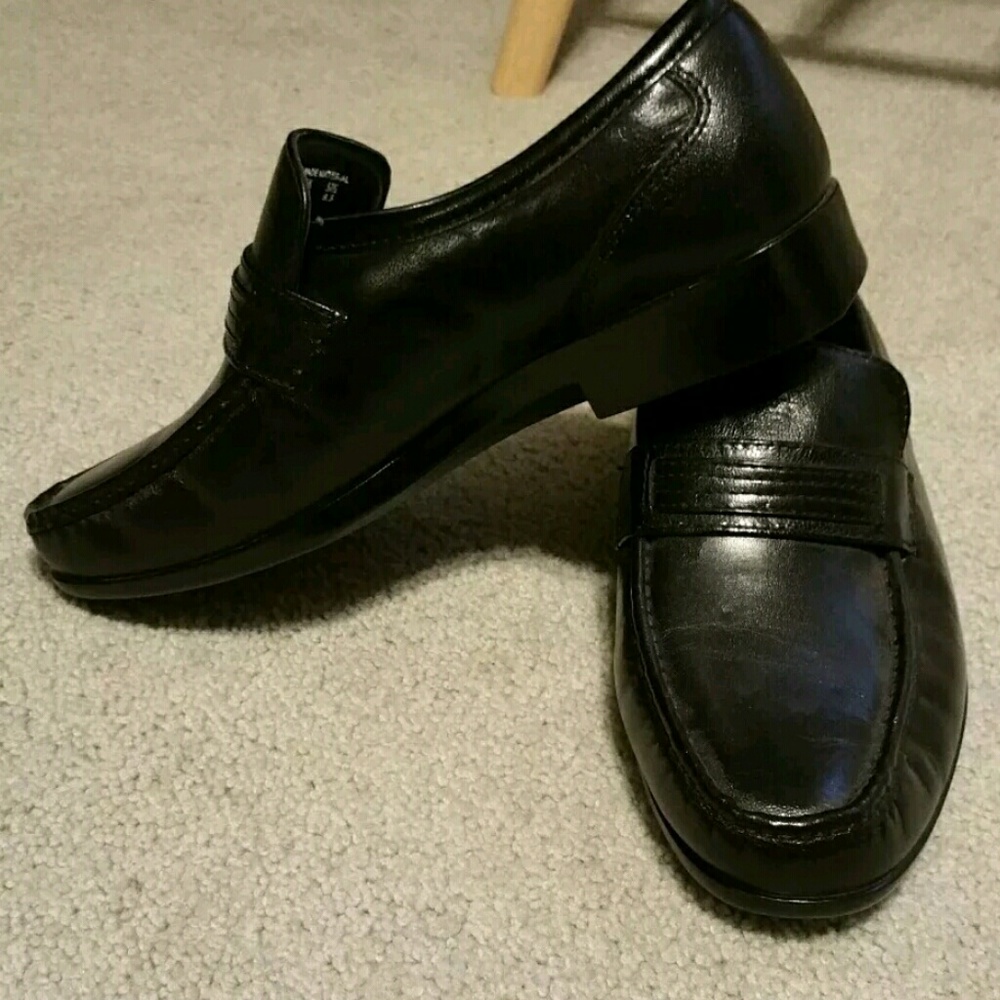 Men's / boys black loafers