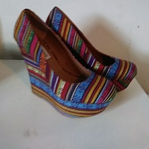 Steve Madden Stripped Wedged.