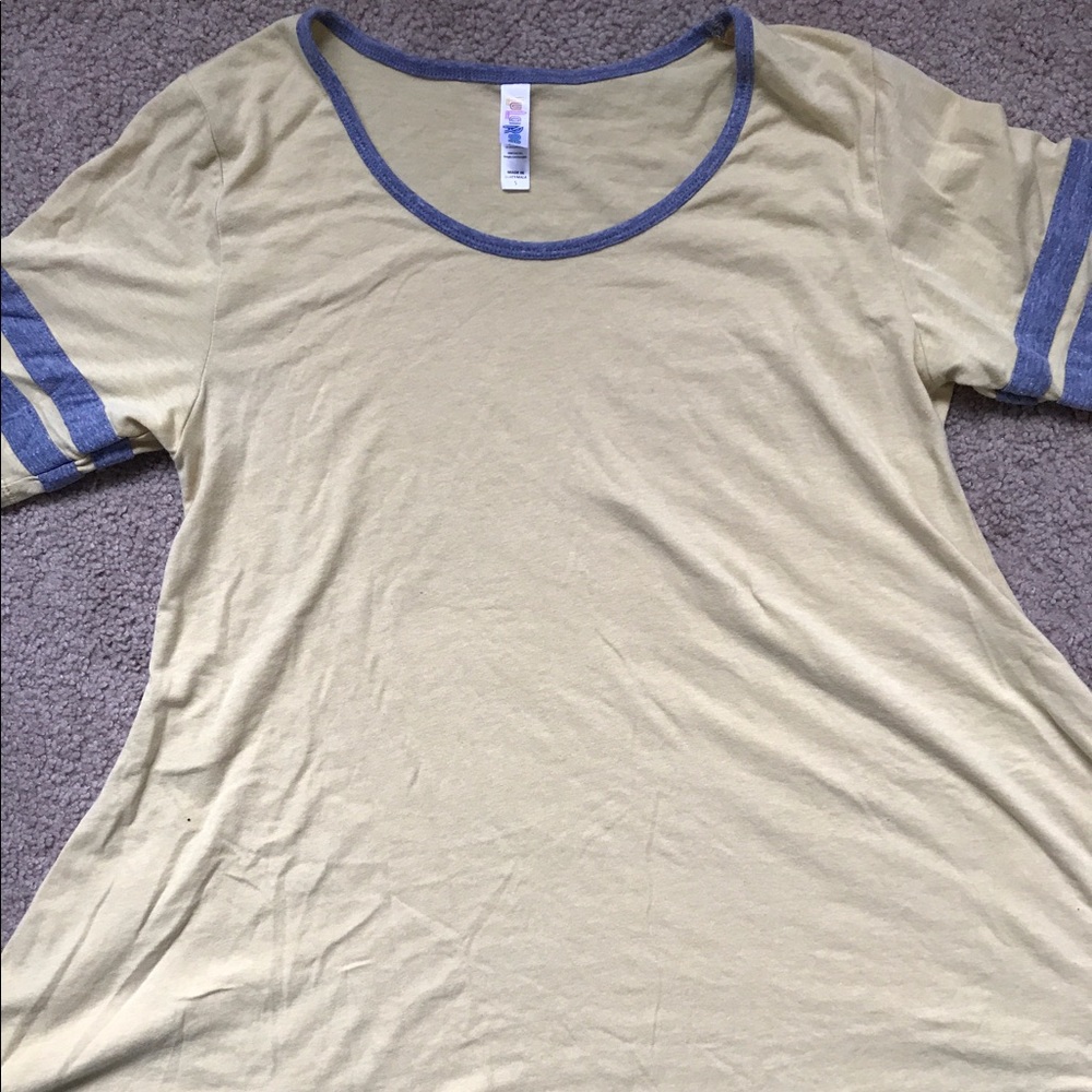 Small Lularoe Perfect Tee