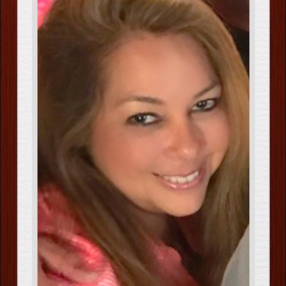 Meet your Posher, Olivia - Picture 1 of 1