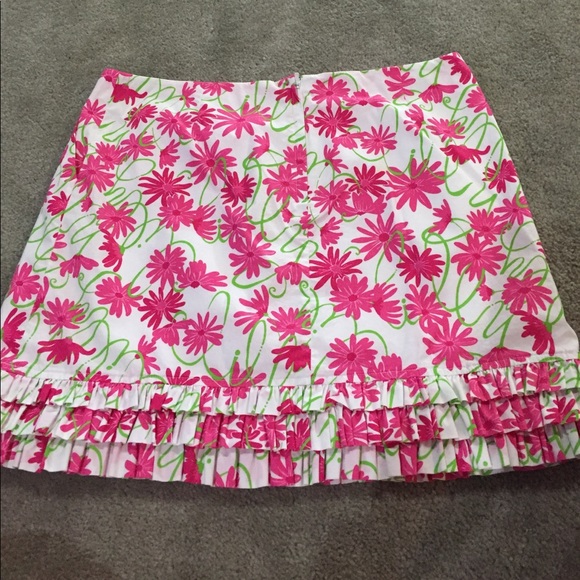 Lily Pulitzer flowered skirt - Picture 2 of 3