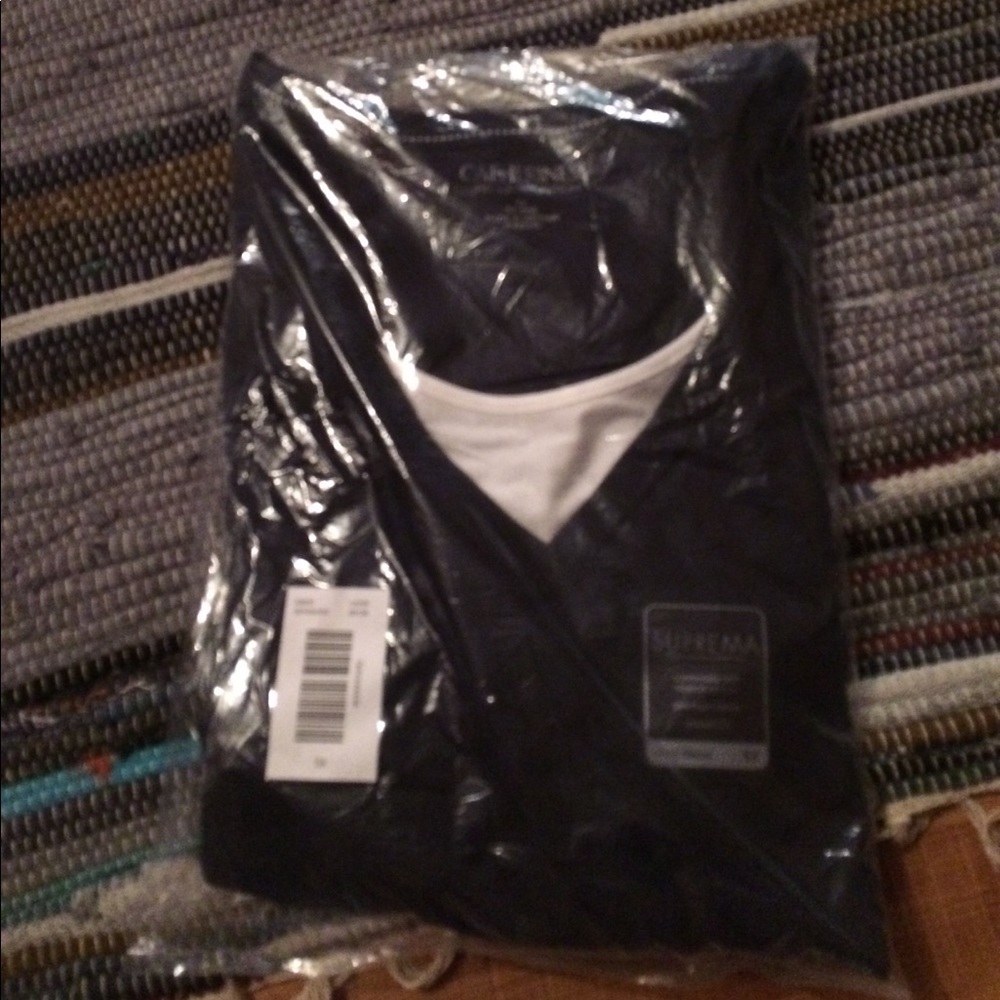 Catherine size5x shortsleeve vneck shirt with tag