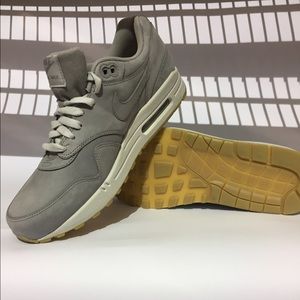 Nike Air Max 1 Leather Premium