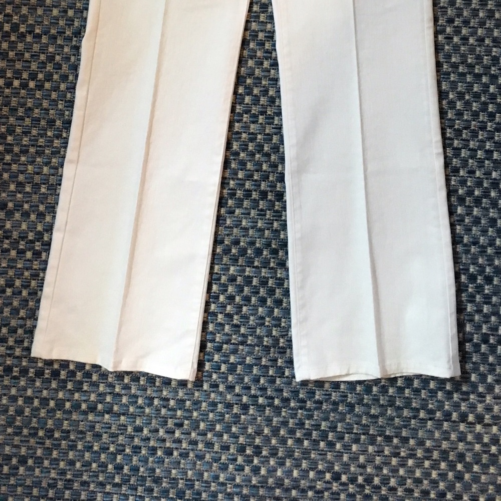 Ruby Rd. White Jeans! (#J1002) - Picture 3 of 4