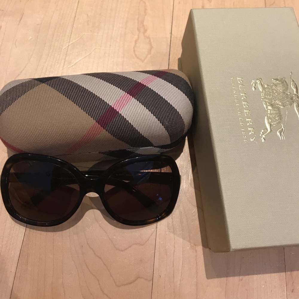 Burberry tortoiseshell sunglasses