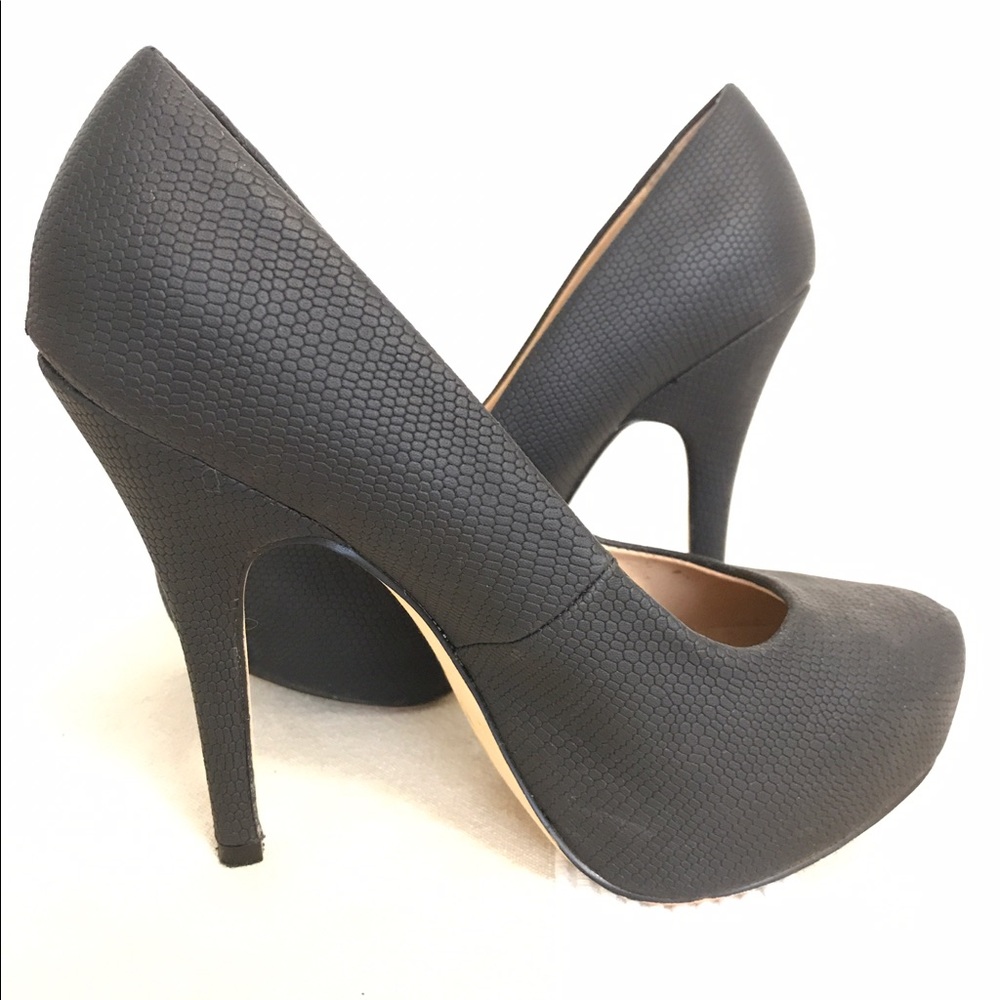 Mix No. 6 Black Reptile Print Pump