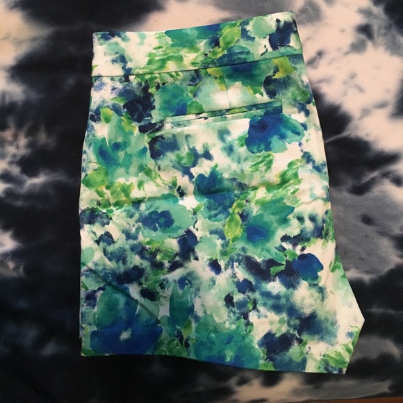 Forever 21 Shorts 🌻 - Picture 2 of 3