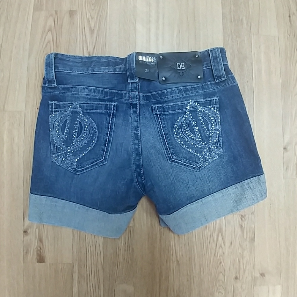 D9 shorts