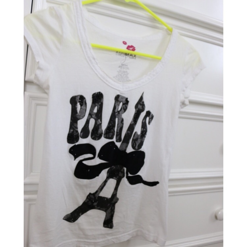 Paris V-Neck