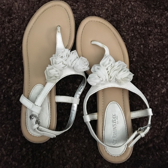 White flowered sandals - Picture 1 of 2