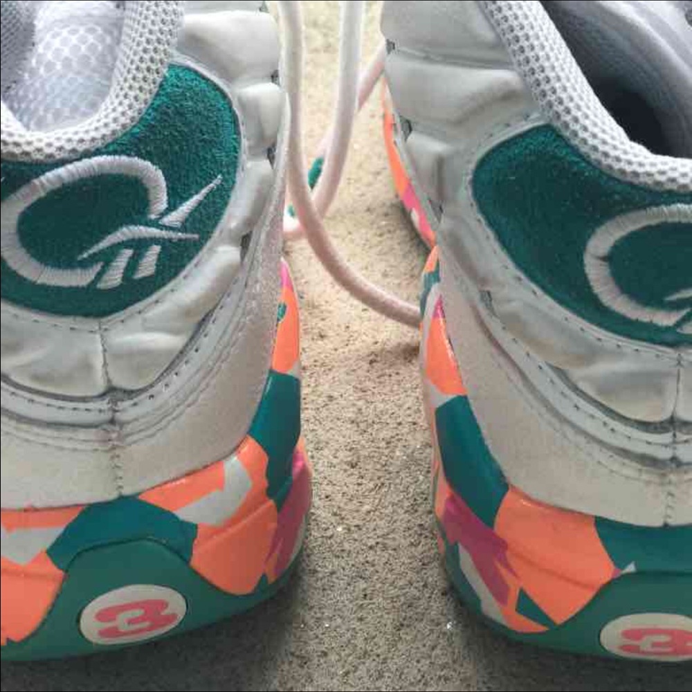 Allen Iverson Reebok - Picture 2 of 4