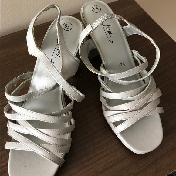 Grey /silver strappy chunky heeled sandals - Picture 3 of 3