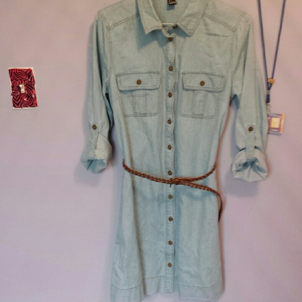 Forever 2⃣1⃣ denim dress! NWOT!