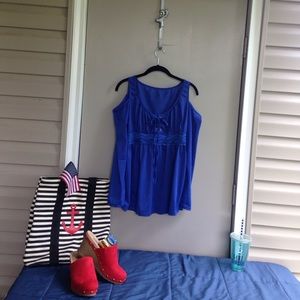 ⚓️NWOT Cold Shoulder Lace Front Boutique Top⚓️