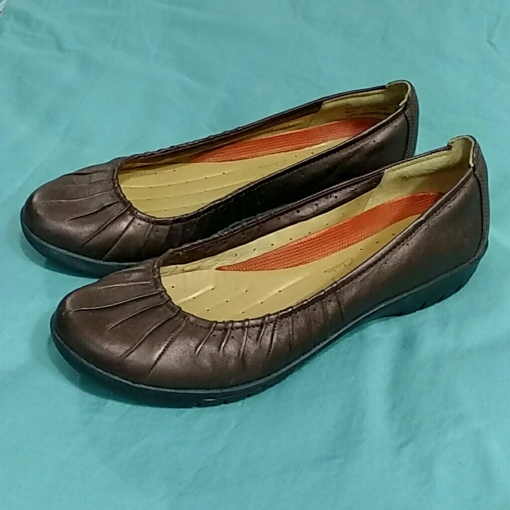Clarks unStructured flats 10 N Copper colored