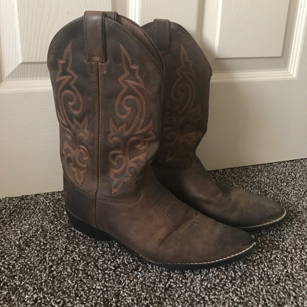 JUSTIN cowboy boots