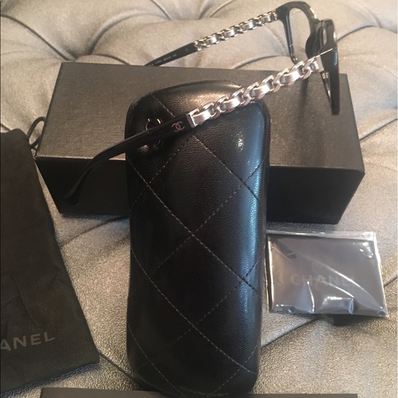 Chanel leather chain eye glasses NWOT 🤓 - Picture 5 of 8