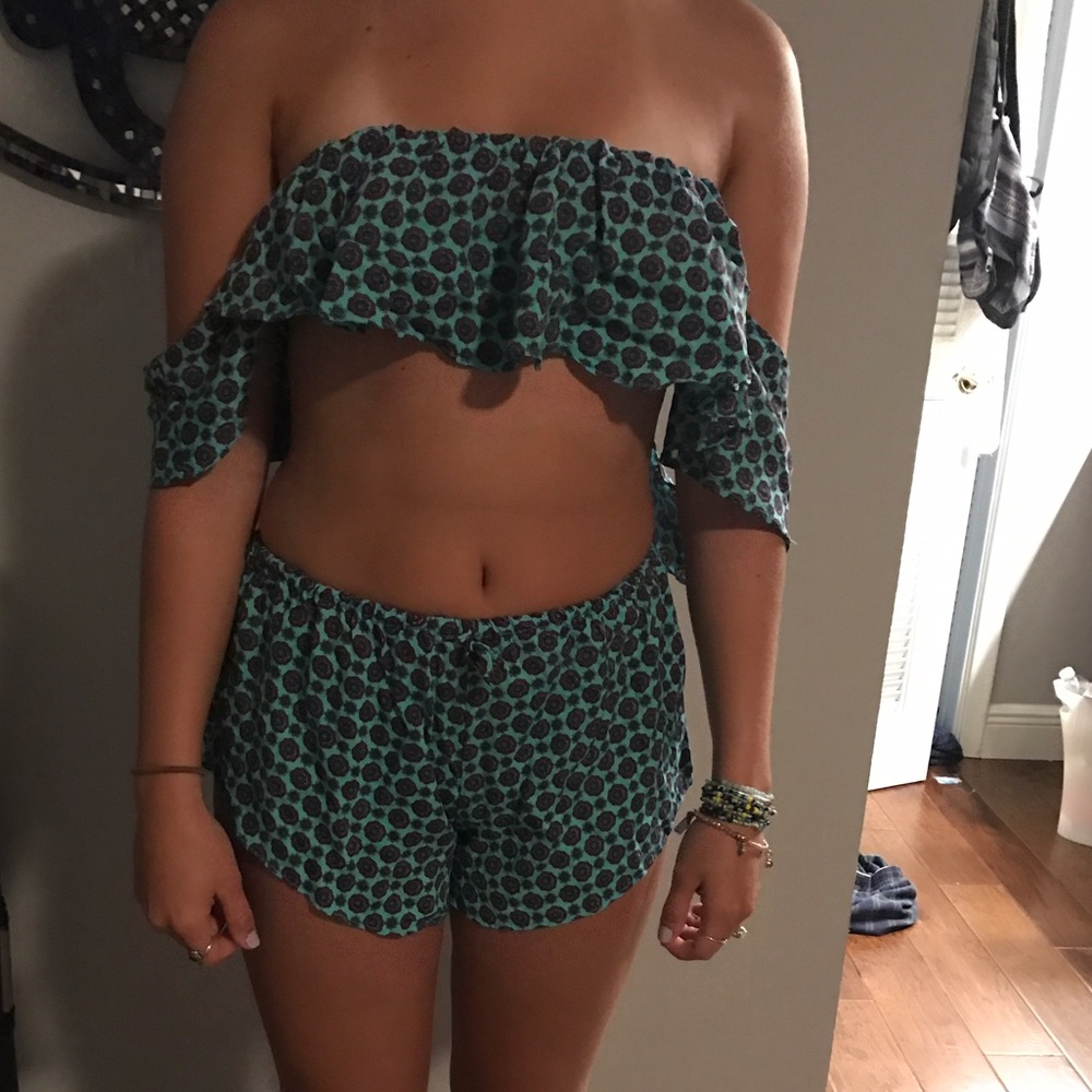 Ruffle top 2 piece set