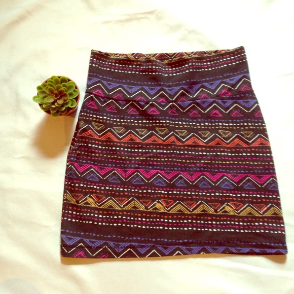 Aztec skirt - Picture 1 of 2