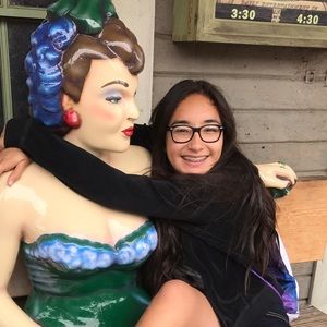 Meet your Posher, Mariela