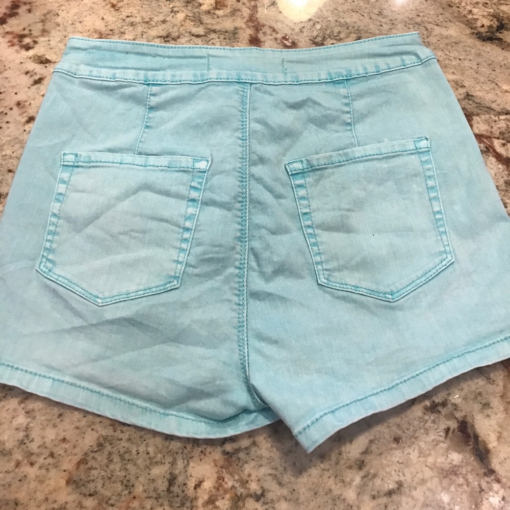 Shorts - Picture 2 of 3