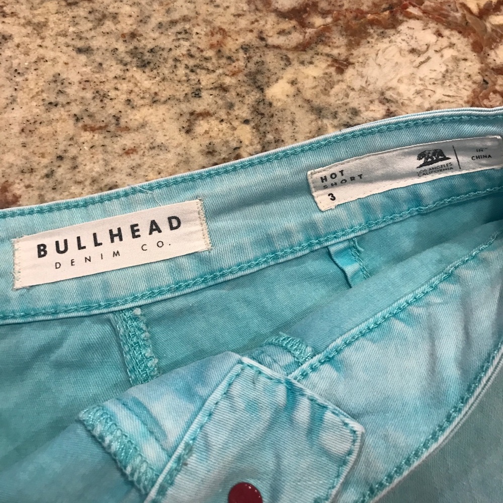 Shorts - Picture 3 of 3