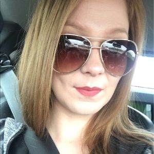 Meet your Posher, Catherine