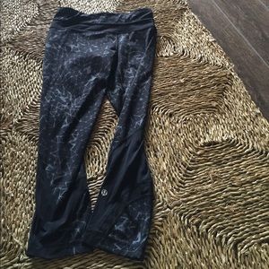Graphic Lululemon leggings