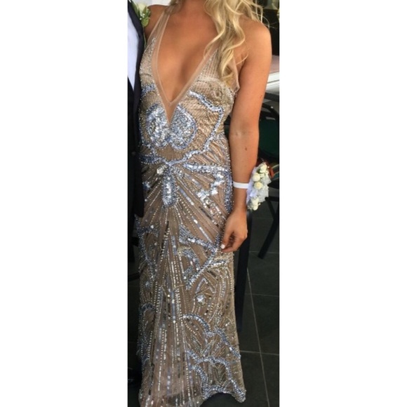 A Star is Born gown - Picture 2 of 2