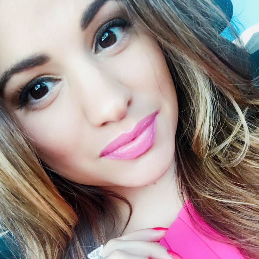 Meet your Posher, Alexandra