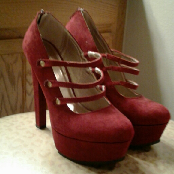 High heels - Picture 1 of 5