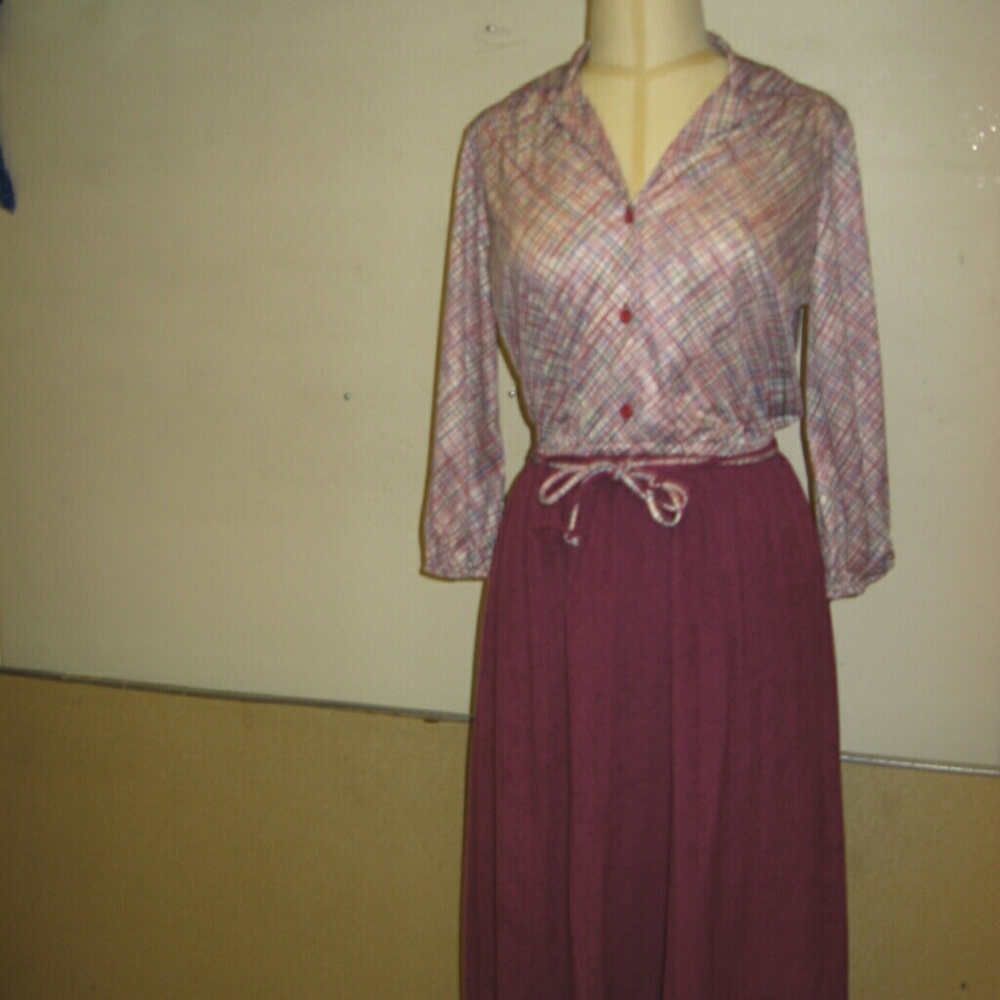 Maroon vintage polyester dress