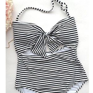🌹NWT Halter Pinstripe One Piece Swimsuit 🌹