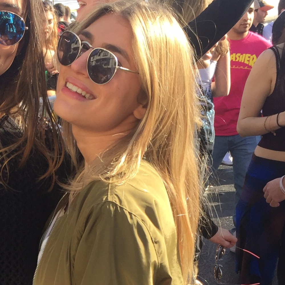 Meet your Posher, Jayde