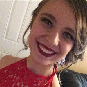 Meet your Posher, Hope