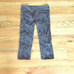 Fabletics Capri leggings, size medium