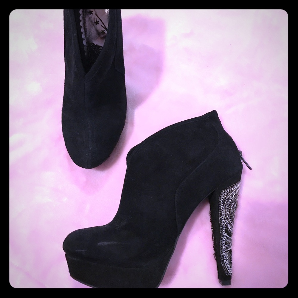 Black beaded heel suede boots