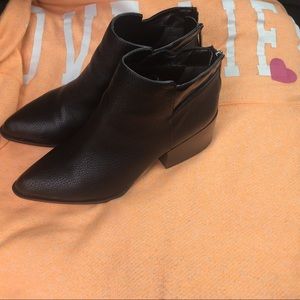 Vera Wang Ankle Boots