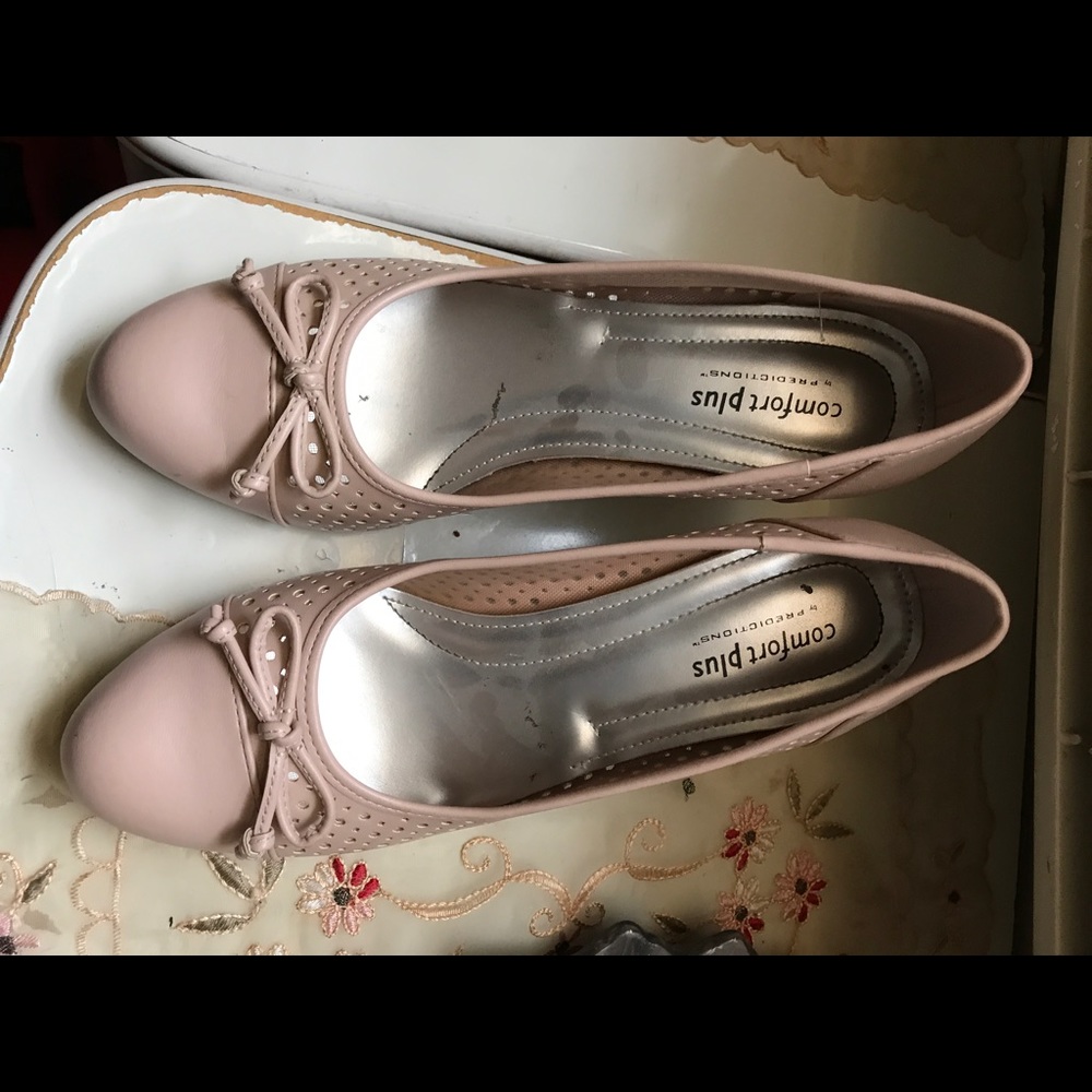 Plum medium heels worn once super comfy