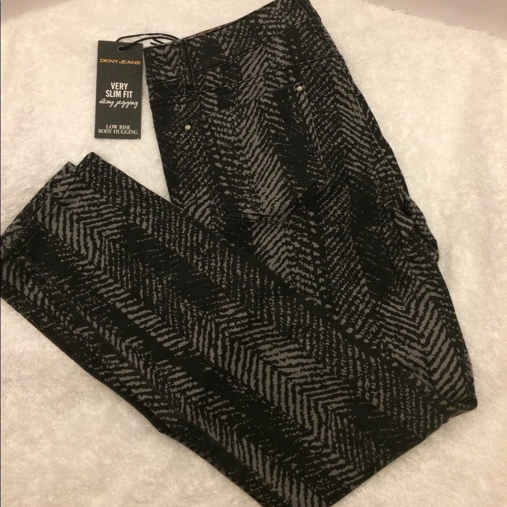 NWT DKNY skinny jeans