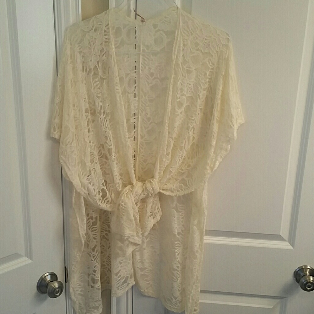 Cream lace kimono
