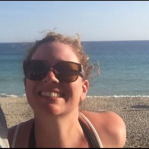 Meet your Posher, Suzanne