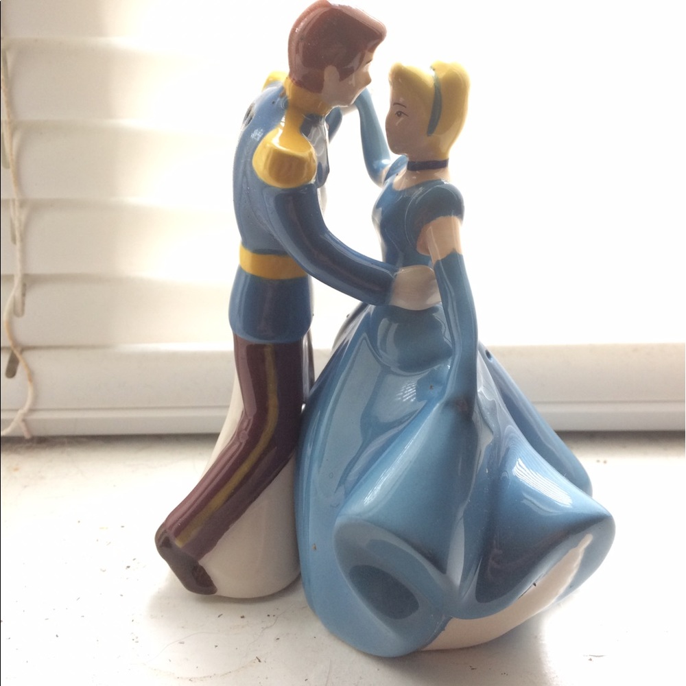 DISNEY CINDERELLA & PRINCE SALT & PEPPER SHAKERS