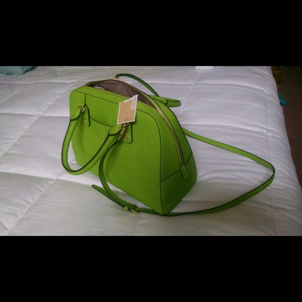 Beautiful green Michael Kors bag ✨ - Picture 2 of 6