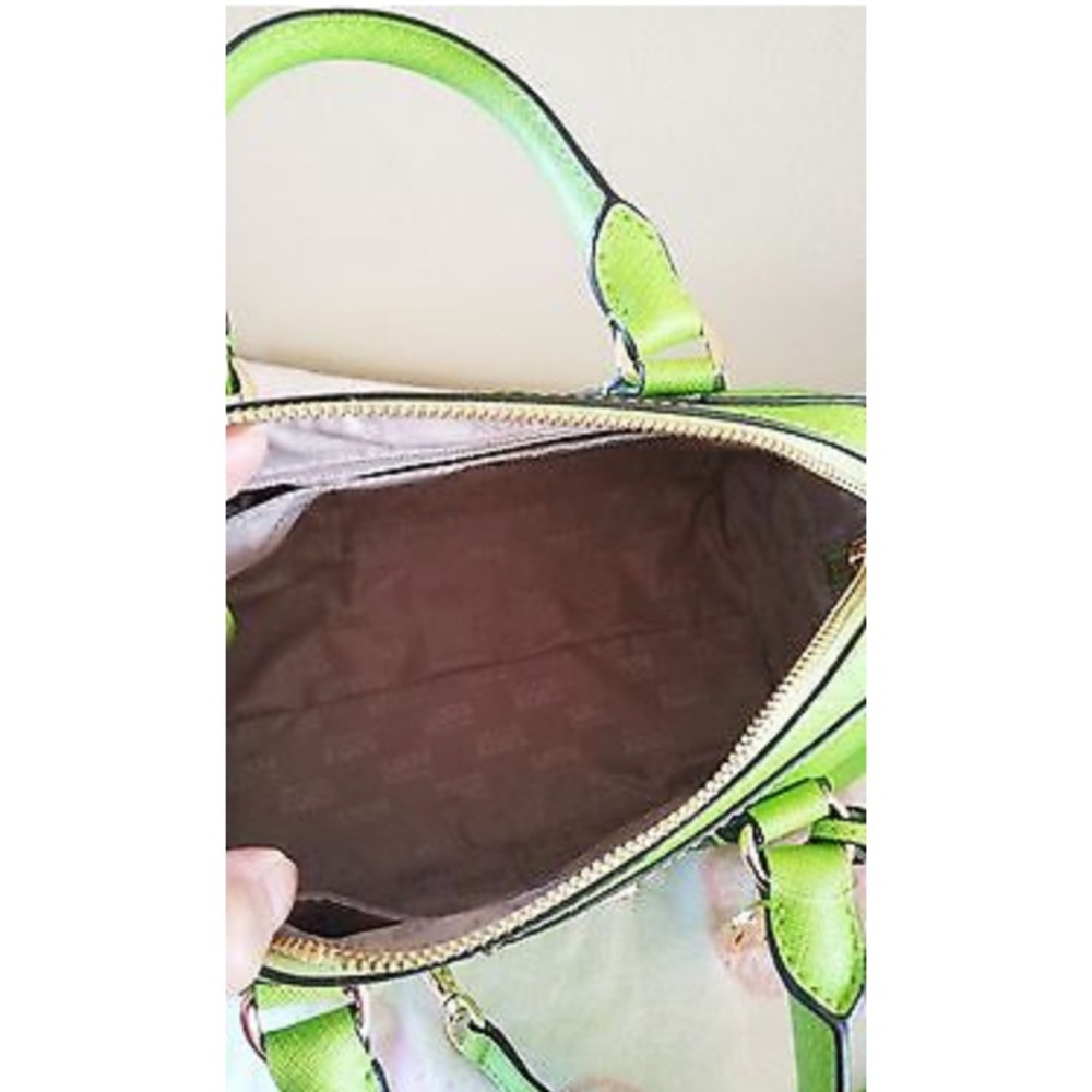 Beautiful green Michael Kors bag ✨ - Picture 5 of 6