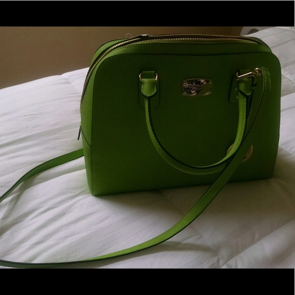 Beautiful green Michael Kors bag ✨ - Picture 3 of 6