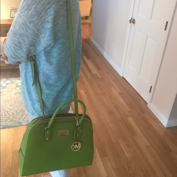 Beautiful green Michael Kors bag ✨ - Picture 4 of 6