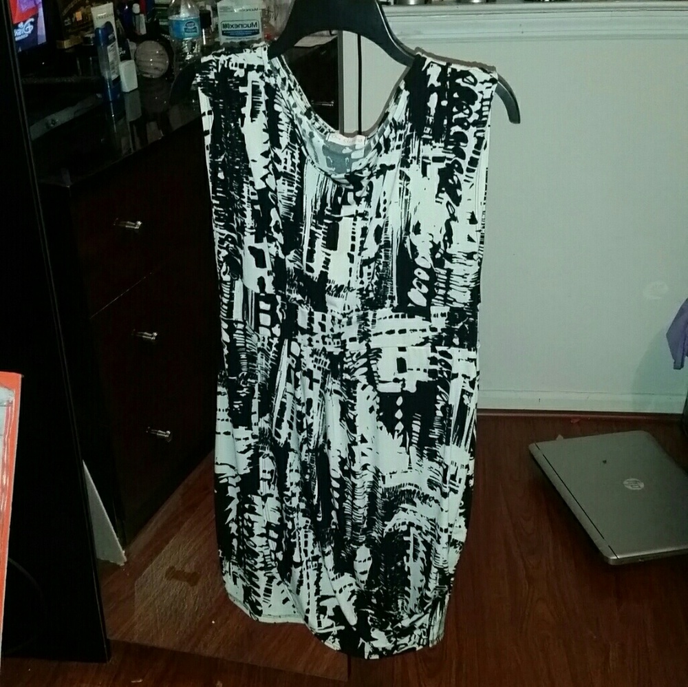Dress - Picture 3 of 5