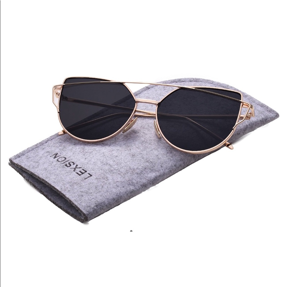 ✳️NWT✳️LEXSION Gold/Black Cat Eye Sunglasses