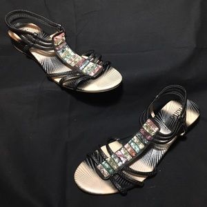 Rialto Size 7 1/2 Sandals